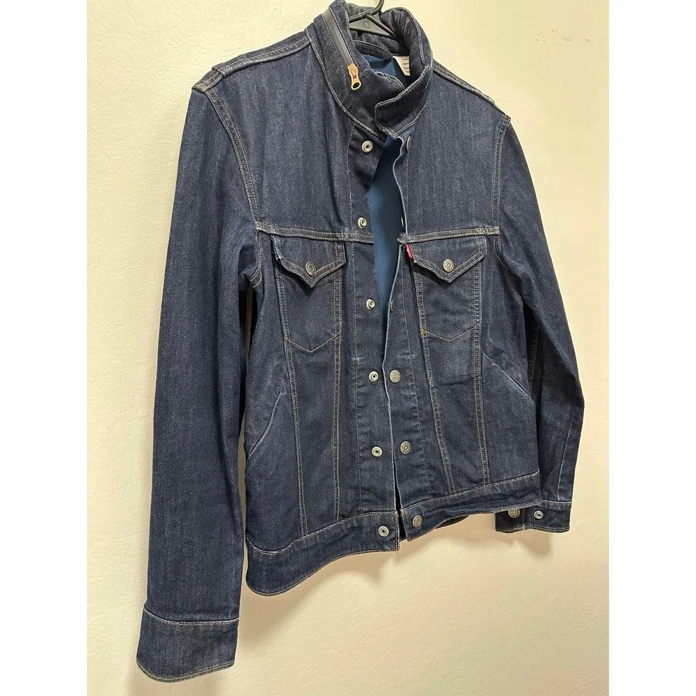 Levi's Denim Trucker Jacket NWOT with Detachable Hood, Mens Small Dark Wash